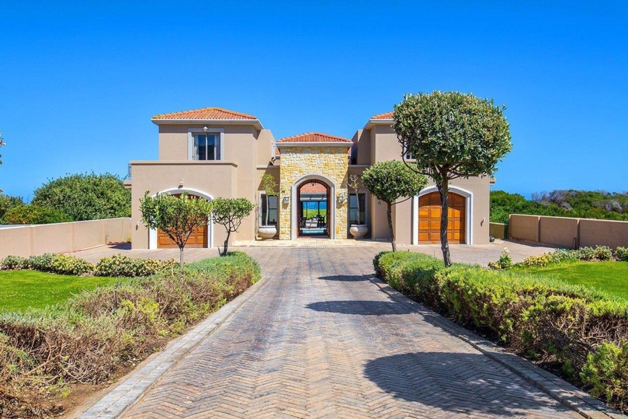 6 Bedroom Property for Sale in Myoli Beach Western Cape